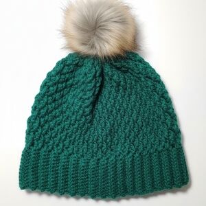 Chunky Knit Pom Beanie in Emerald Green